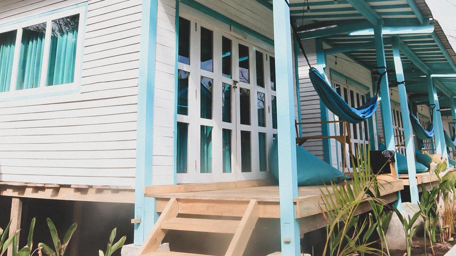 길리트라왕안 Casa Kapuas B&B 외부 사진